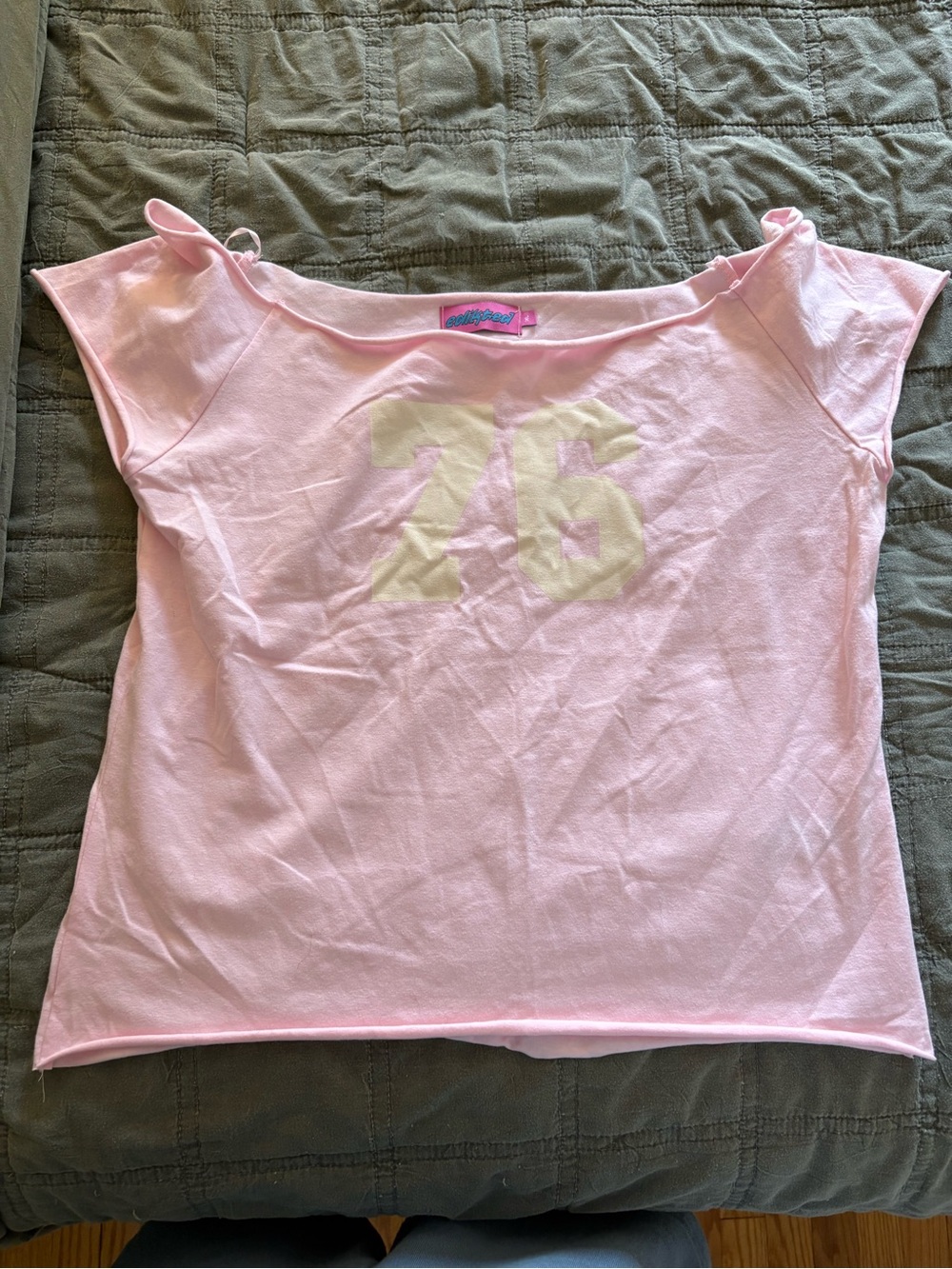 Edikted Pink Short Sleeve Tee with Cream '76 Print - Picture 2 of 4